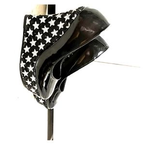 Very nice pair of shoes that have only been worn o